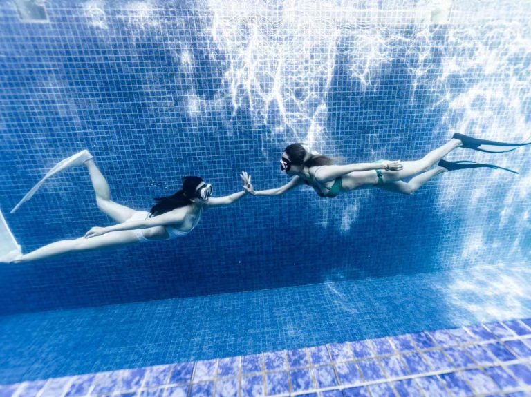 Diving pool